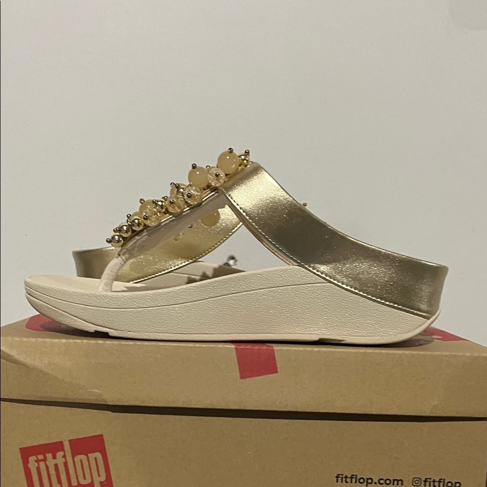 Fitflop Women's Fino Bauble-Bead Toe-Post Sandals Cream/Gold
Size 6 - Picture 3 of 6
